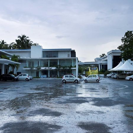 Treebo Trend Al Saj Convention Centre Kazhakuttam Екстер'єр фото