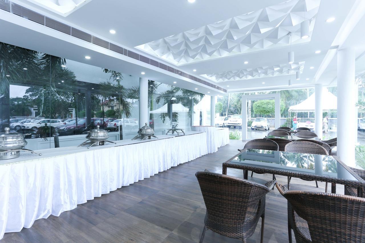 Treebo Trend Al Saj Convention Centre Kazhakuttam Екстер'єр фото